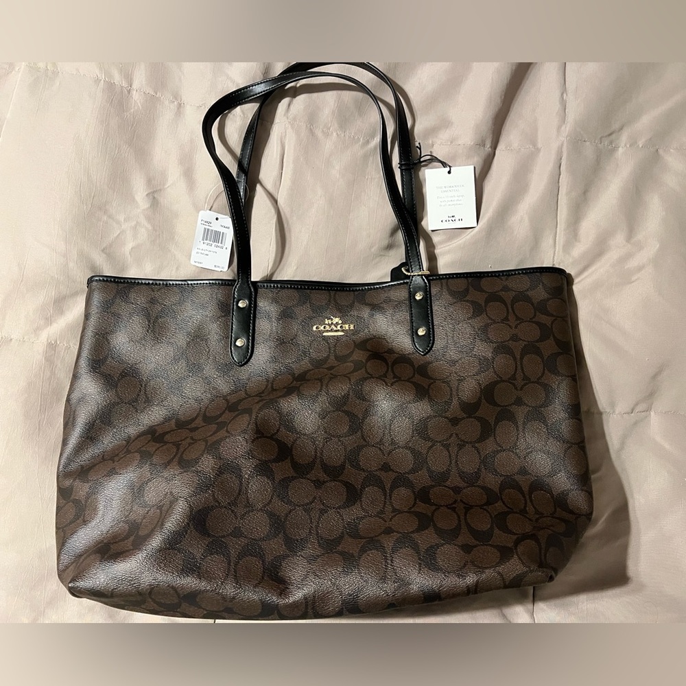 NWT Coach Workweek Essential Tote with zipper